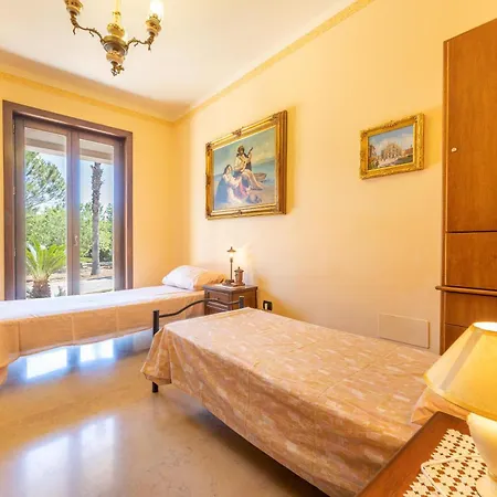 Dell'edera Villa Melissano